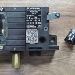 AV20RX11.5U-GB215 Rygiel bezpieczeństwa prawy Schmersal z dławicą AV