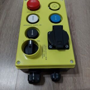RR03002 Kaseta rewizji GIOVENZANA GM412.PP - Push-button station - OTIS-type 3NO+3NC, Up&Down 2NO+1N, Schuko socket